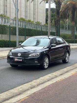 VOLKSWAGEN JETTA 2.0 TSI HIGHLINE 211CV GASOLINA 4P TIPTRONIC VOLKSWAGEN JETTA 2.0 TSI HIGHLINE 211CV GASOLINA 4P TIPTRONIC